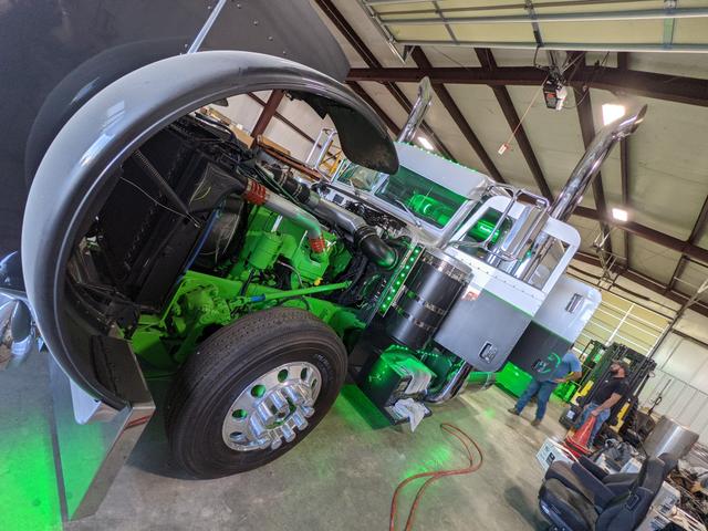Ray's Auto Sales & Equipment