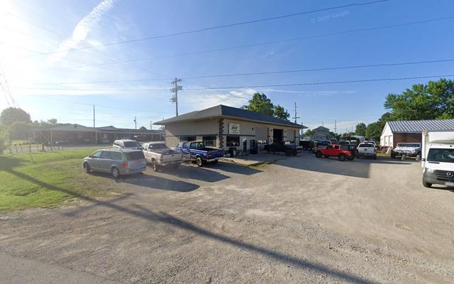 White's Motor Co, Bellefontaine Neighbors, Missouri