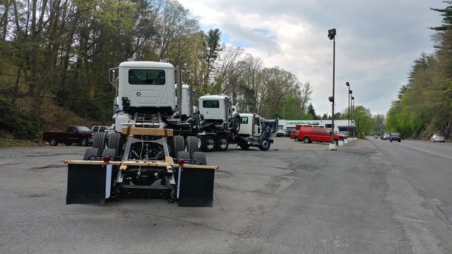 Knucklebusters Automotive Parts & Service
