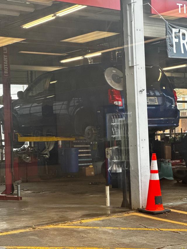 Firestone Complete Auto Care, Lexington, North Carolina