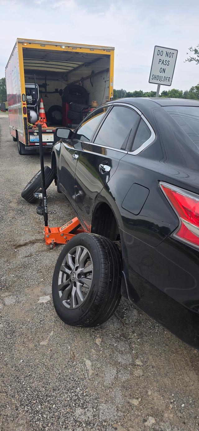 Marlon Mobil Tire Service 24/7, Louisville, Kentucky