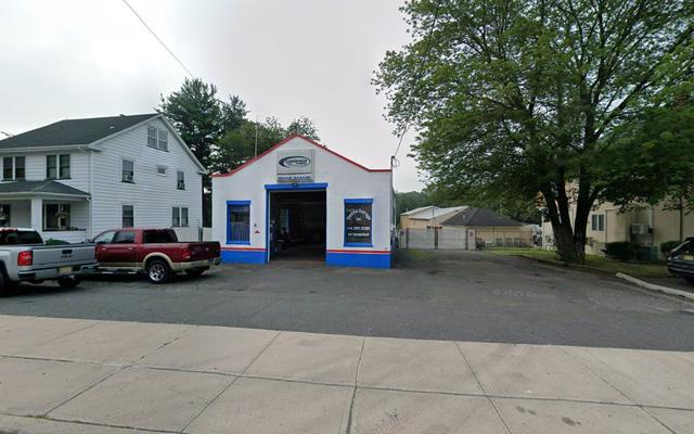 Deans Garage Inc