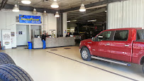 Dale Howard Auto Center011