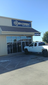 Benzeen Auto Parts012