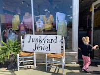 Junkyard Jewel Boutique015