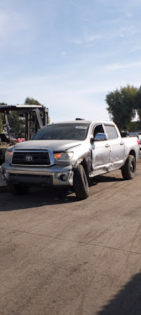 Dave´s Auto Parts Wrecking San Diego016