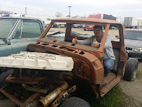 J & W Auto Wreckers018