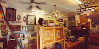 Larry's Antiques018