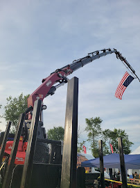 Woodchips Tree, Crane and Dumpsters018