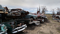 B & T Auto Salvage08