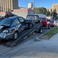 Auto Wreckers Milwaukee - Junk Car Buyers08