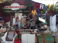 Old Red Lumberyard Vintage Market08