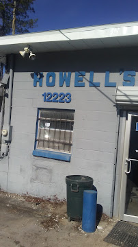 Howell's Auto Parts09