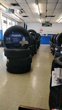 Evans Tire & Automotive010